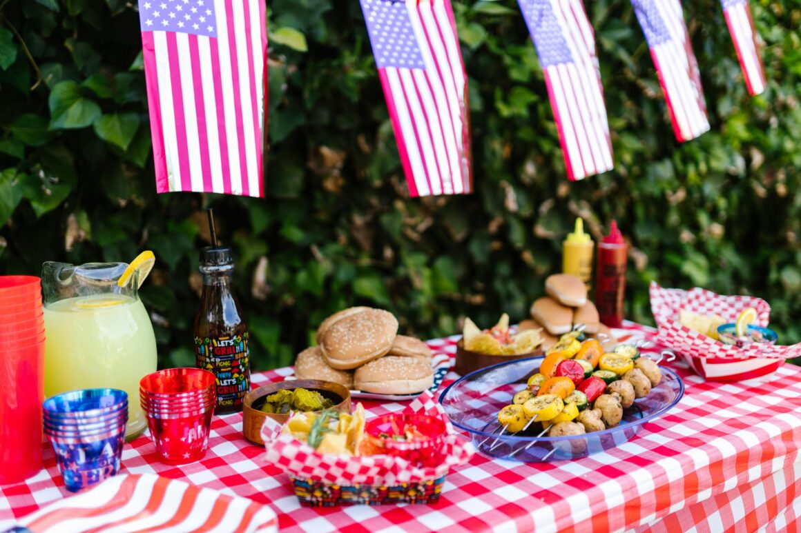 fourth of july table. spread